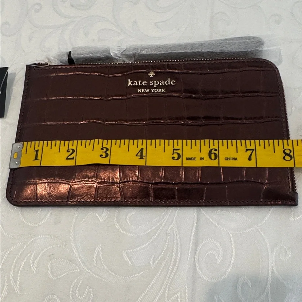 ♠️Kate spade Lucy Croc Embossed Medium L-Zip Wristlet